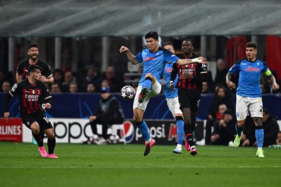 &#39;Kim Min-jae selection&#39; Napoli Champions red light... Milan take  the lead, 0-1 at half time < World soccer < 기사본문 - SPOTV