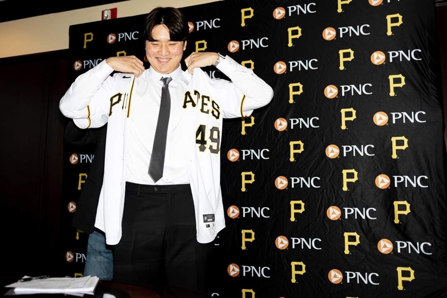Dodgers News: New Prospect Hyun-Seok Jang Wants to Follow in Footsteps of Chan  Ho Park, Hyun-Jin Ryu - Inside the Dodgers