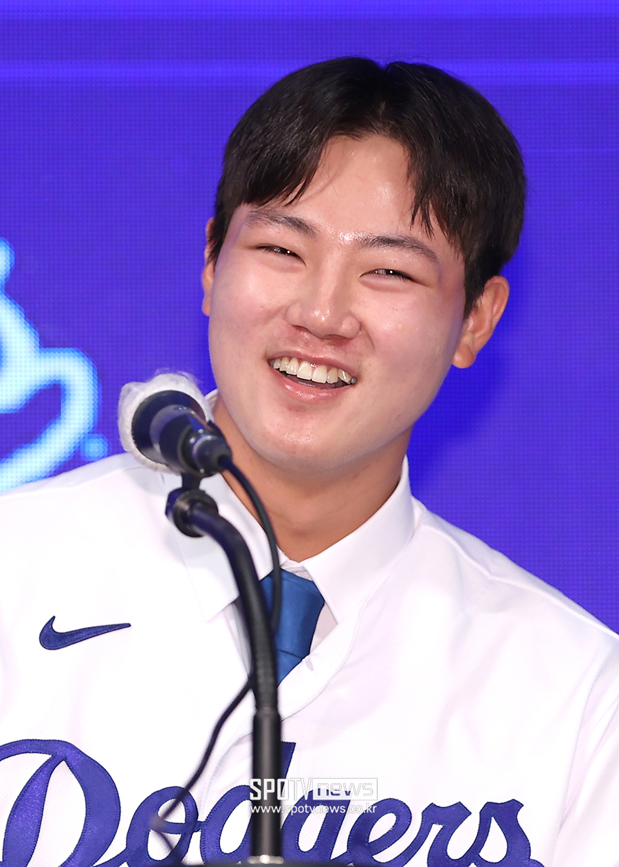 Jang Hyun-seok, who officially joined LAD, will cross the Pacific Ocean  with 'AG Gold Medal → Military Exemption' < World baseball < 기사본문 -  SPOTV
