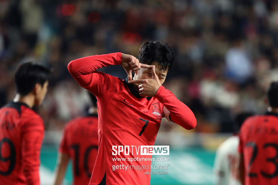 ▲ If Son Heung-min plays all of the group stage, starting with the match against Bahrain on the 15th, and progresses through the round of 16 and quarterfinals, he will set a meaningful record. A new record is set for the most appearances by a Korean player in the Asian Cup.